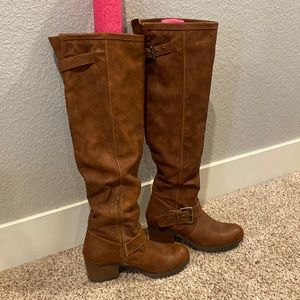 BullBoxer leather knee high boots